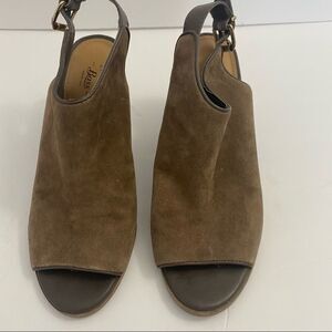 Bass Cydney Mushroom Peep Toe Sandals Sz 7.5